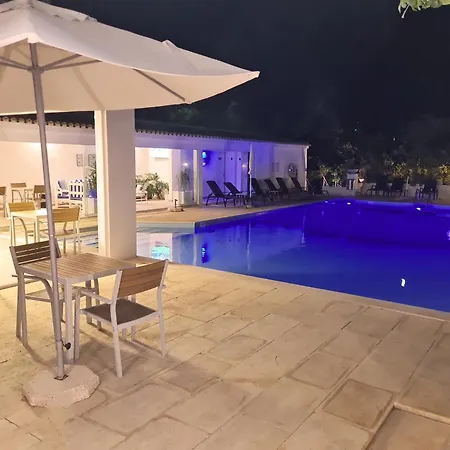 Hotel Alcaide