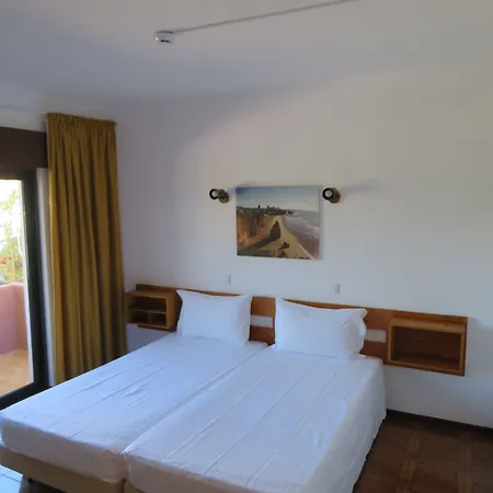 Alcaide Hotell 3*