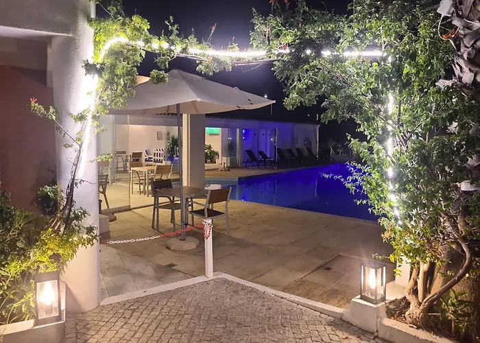 Отель Alcaide 3*